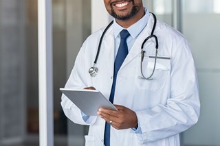 L&auml;kare 1422x948.jpeg