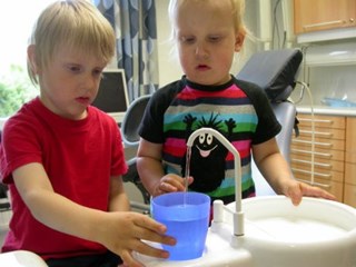 Familjetandv&aring;rd L o F.jpg